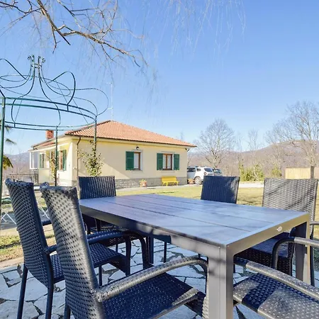2 Bedroom In * Varese Ligure